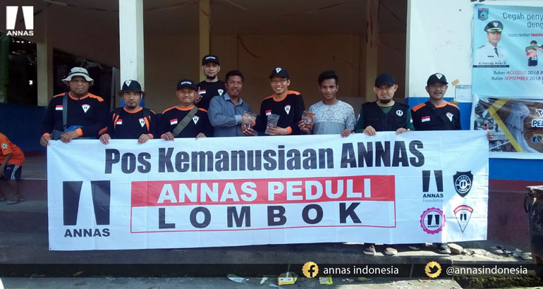 TIM RELAWAN ANNAS PUSAT SERAHKAN BANTUAN