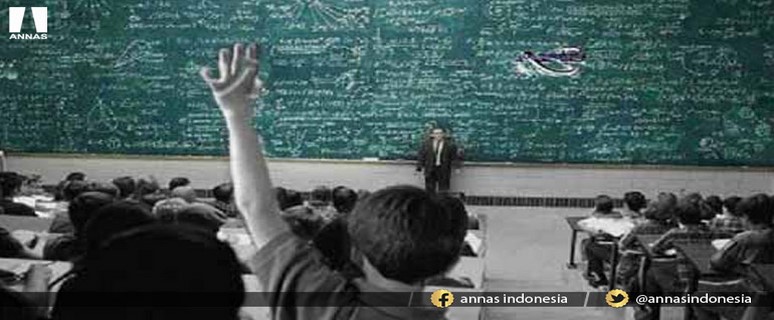 KATA PROFESSOR ATHEIS 'TUHAN ITU TIDAK ADA', TAPI JAWABAN MAHASISWA INI MEMBUATNYA TERDIAM