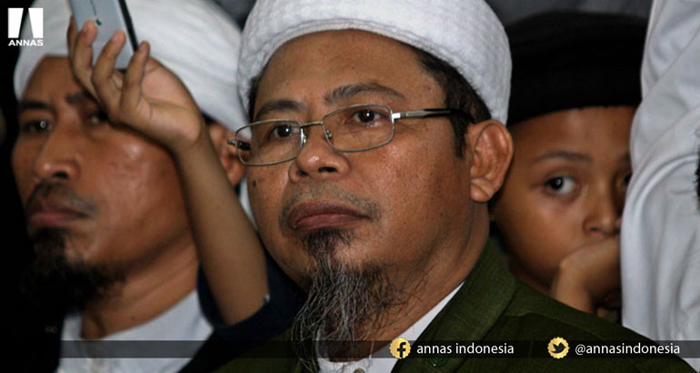 ANEH TAPI NYATA, ORANG ISLAM MENGHANCURKAN ISLAM
